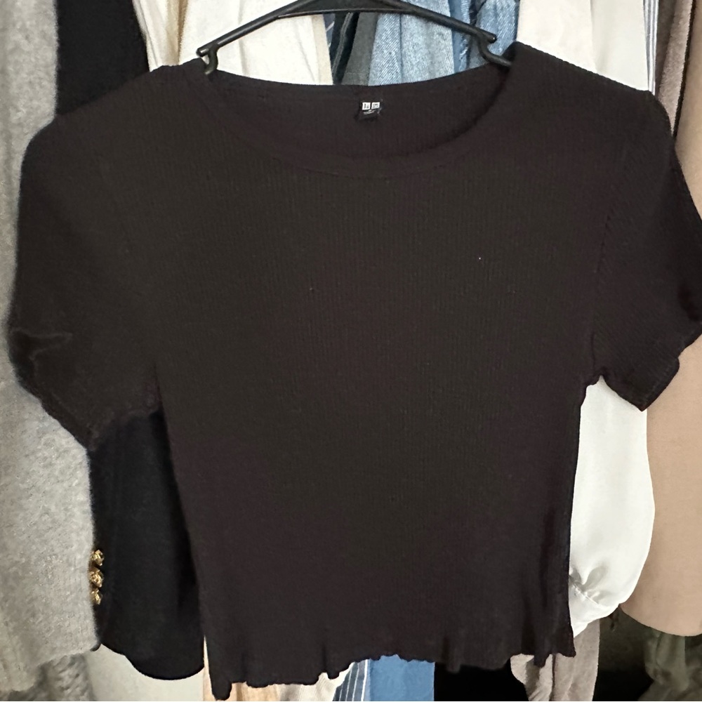 Uniqlo crop top - M